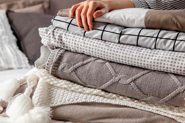 Trucos de limpieza: cómo lavar los almohadones y dejarlos impecables