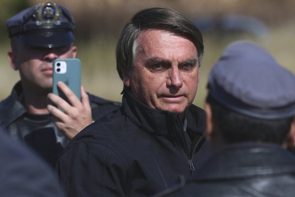 Allanaron la casa de Jair Bolsonaro