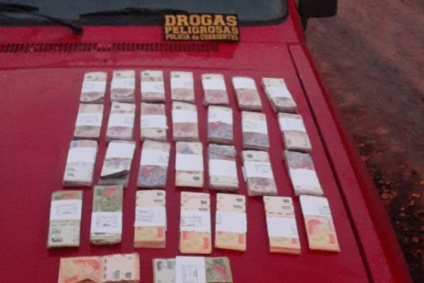 La Policía demoró a tres personas y secuestró una importante suma de dinero