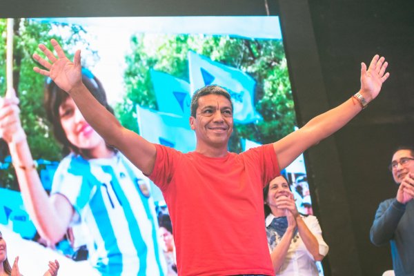 Jesús Escobar llega a Corrientes