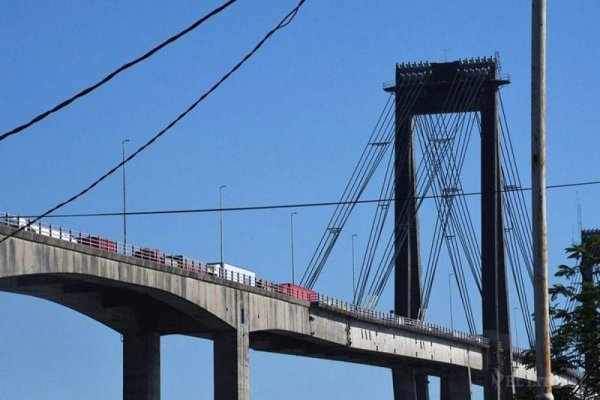 Una persona se habría arrojado al río desde el puente General Belgrano