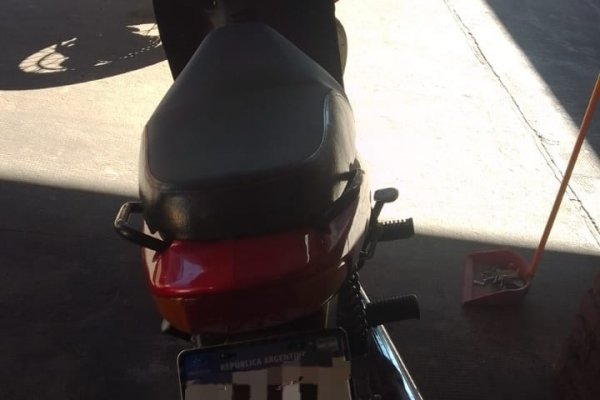 La Policía demoró a un hombre y secuestró una motocicleta por falta de documentaciones