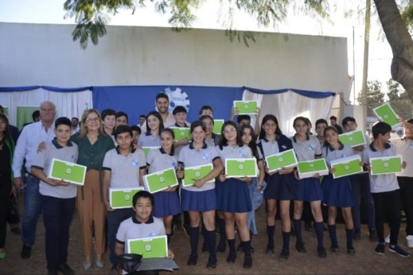 El programa Incluir Futuro llegó a estudiantes de Mburucuyá