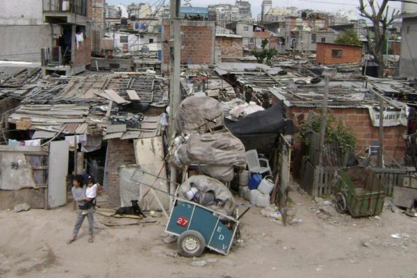 Una familia necesitó más de $200.000 para no ser pobre en abril