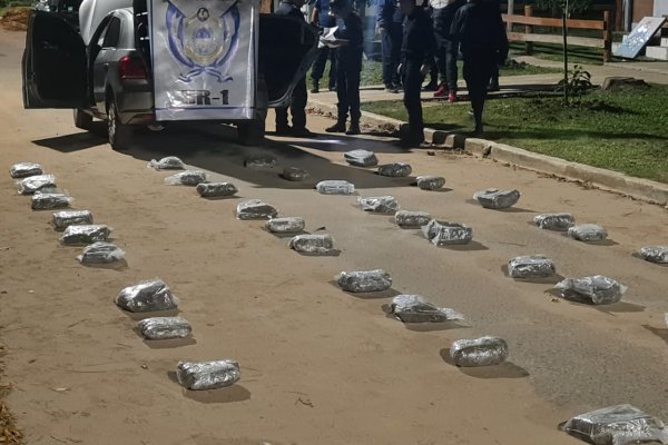 Incautaron más de 175 kilos de marihuana en el interior de un automóvil abandonado