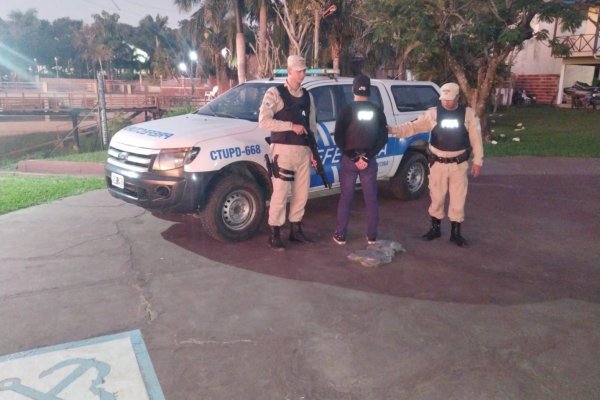 Corrientes: Prefectura detuvo a un hombre que trasladaba droga por más de 2 millones de pesos en un minibús