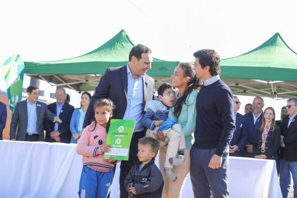 Corrientes: viviendas entregadas por el gobernador no estaban habilitadas y una tuvo un colapso energético