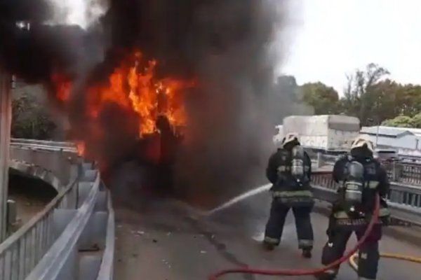 Se incendió un micro escolar: viajaban más de 30 niños y cuatro maestras