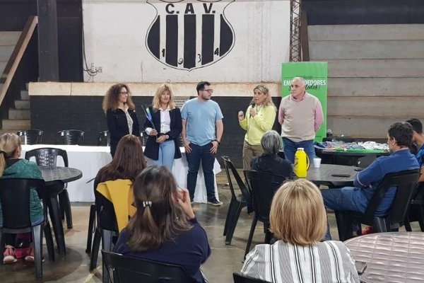 La Escuela de Carnaval llevó un taller a Virasoro y entusiasmó a los jóvenes