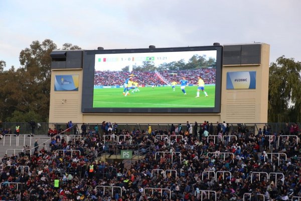 Escándalo en el Mundial Sub 20: taparon el símbolo de las Islas en el Estadio Malvinas Argentinas