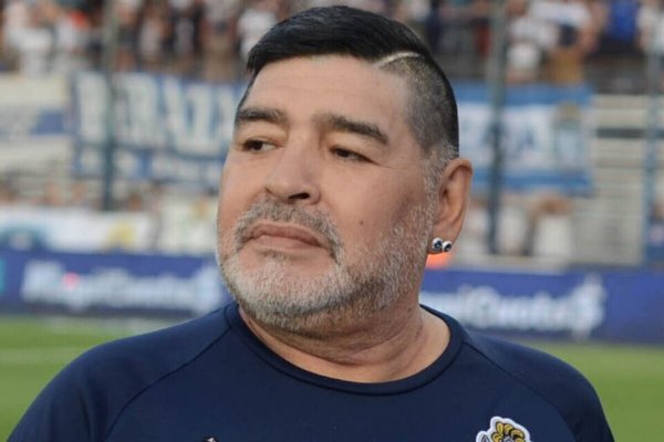 Hackearon las redes sociales de Diego Maradona: qué dicen las publicaciones