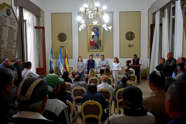 Histórico: el intendente Irigoyen anunció que el plus municipal pasará a ser remunerativo