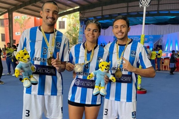Estudiantes de la UNNE campeones del mundo con el seleccionado argentino de cestoball