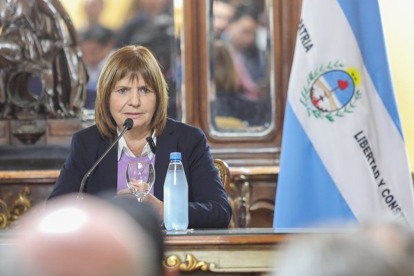 Bullrich en Corriente atacó a Macri: el último gobierno de JxC fue porteño centrista