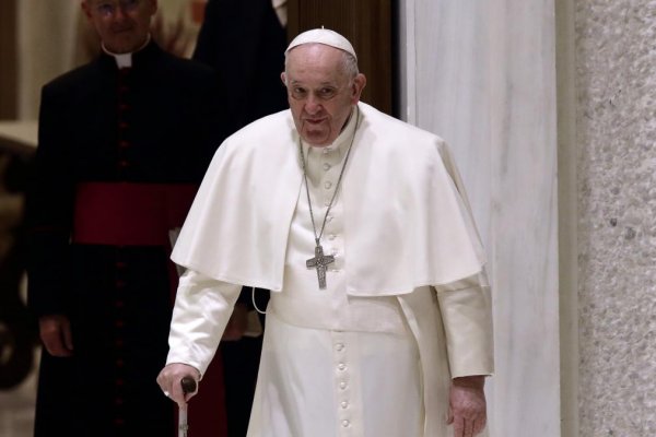El Papa Francisco será operado esta tarde para solucionar su problema de divertículos