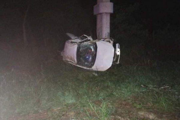 Tragedia en Goya: Un hombre murió al chocar con su vehículo contra una columna de energía