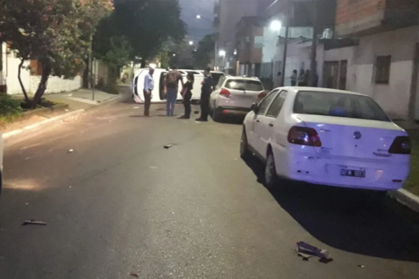 Corrientes: las impactantes imágenes del choque y vuelco de un conductor alcoholizado