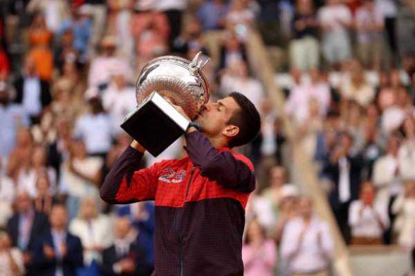 Video: Novak Djokovic cantó un hit de las hinchadas en Argentina para celebrar su título en Roland Garros: “Cantá conmigo”