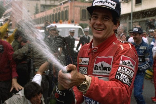 Detalles exclusivos de la serie de Senna que se filma en Argentina: un guiño a Fangio y el sueño del brasileño en el Autódromo de Buenos Aires