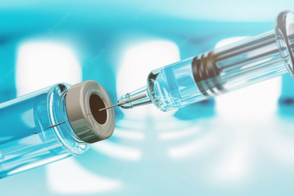 quiénes deben recibir la vacuna antigripal y refuerzos por Covid-19