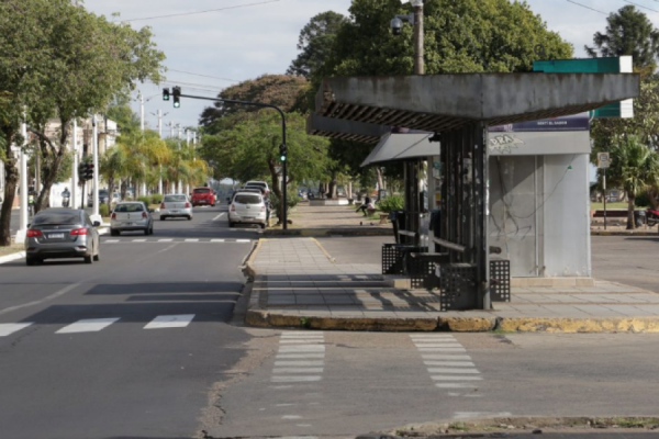 Paro de colectivos: sin servicio urbano y de Chaco - Corrientes