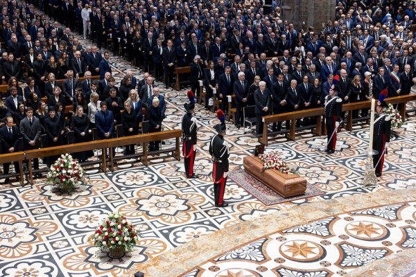Berlusconi fue despedido con un funeral de Estado en la catedral de Milán