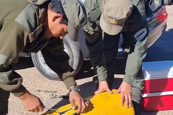 Viajaban de Jujuy a Corrientes y ocultaban más de 47 kilos de cocaína en el tubo de gas