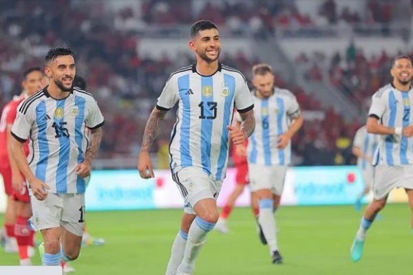 Argentina cerró la gira por Asia con una victoria 2-0 ante Indonesia
