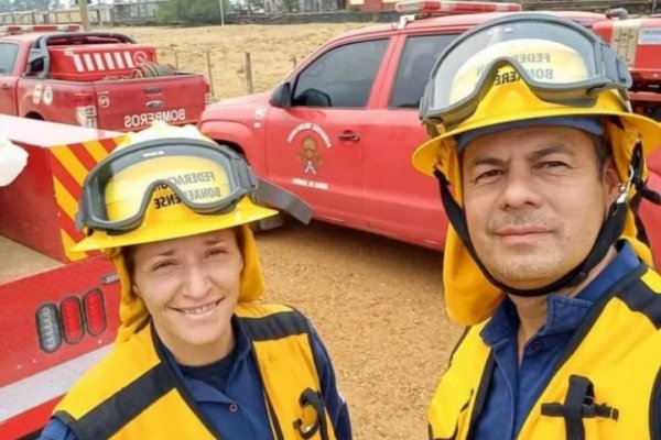 Son bomberos voluntarios, se casaron y combatieron el fuego en Corrientes: “Nos conocimos en el cuartel”
