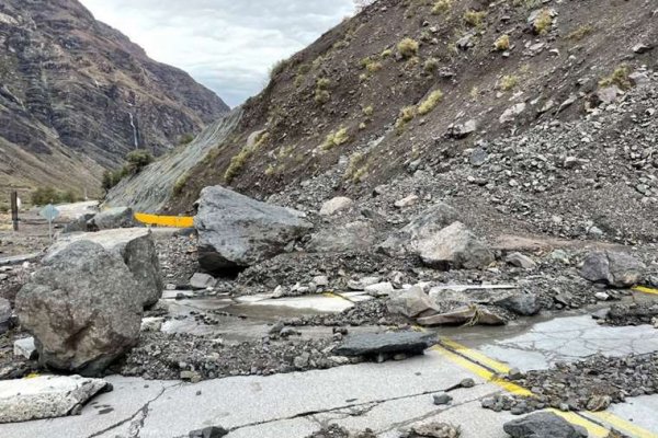 Unos 2.000 camiones están varados entre Argentina y Chile