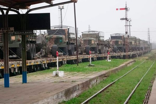 Trasladaron cañones y vehículos militares en tren desde Entre Ríos a Corrientes