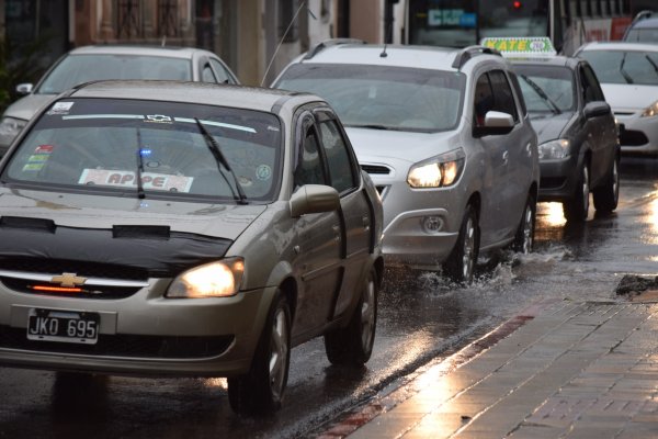 La mínima para los remises en Corrientes costará 400 pesos desde este sábado