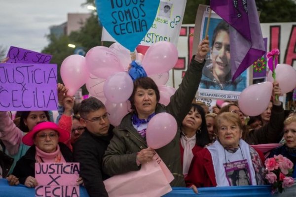 Chaqueños y correntinos se unen por Cecilia a un mes de su desaparición