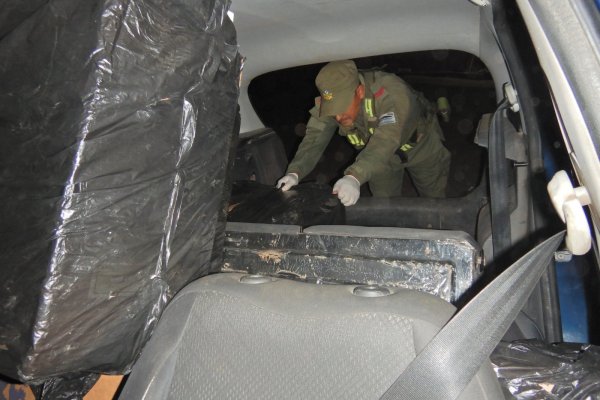 Subcomisario de la Policía de Corrientes detenido con cigarrillos de contrabando