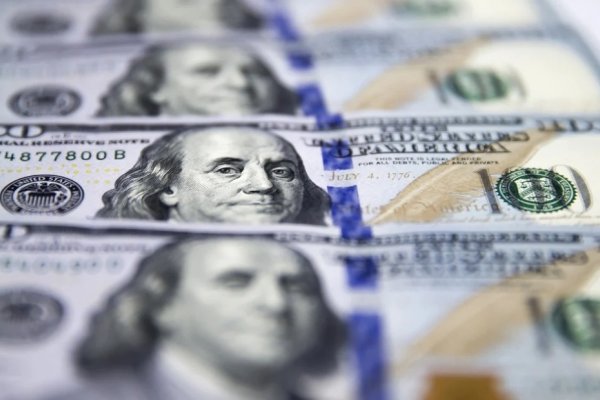 Preocupante: el dólar blue pasó los $500 y rompió un nuevo récord en Argentina