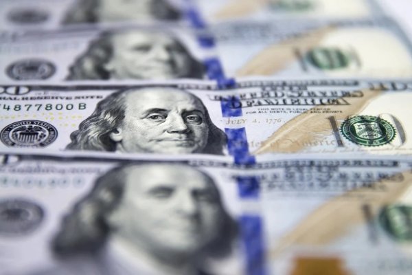 Volatilidad con el dólar en Argentina: las razones detrás del sube y baja, en una semana turbulenta