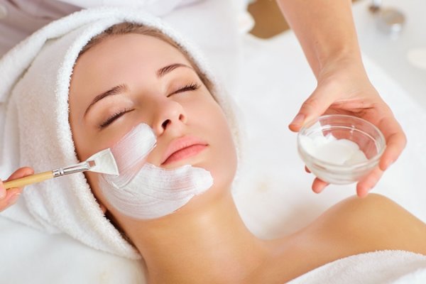 Cuidado facial: por qué el invierno es el mejor momento para hacerse un peeling