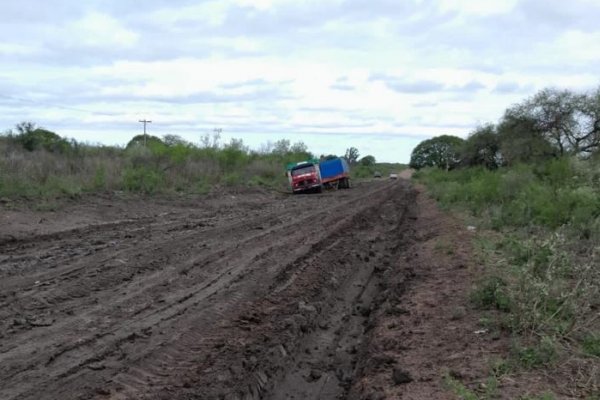 Duro pedido al gobernador para reparar caminos de parajes rurales en Mercedes