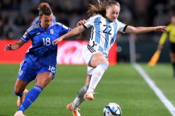 La selección argentina cayó ante Italia por 1 a 0 en su debut en la Copa del Mundo