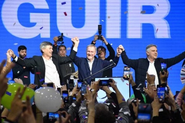 “Basta de que nos digan qué hacer los pituquitos de Recoleta”, aseguró el gobernador electo de Córdoba tras la victoria del peronismo