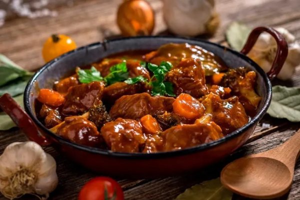 Exquisito estofado de carne para hacerle frente al frío