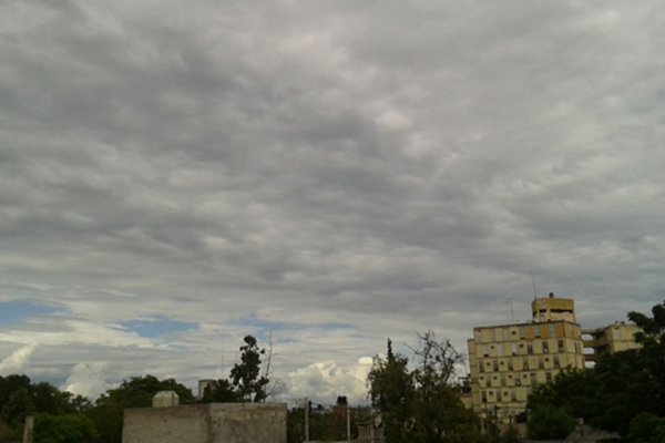 Jueves con niebla y nubosidad en Corrientes