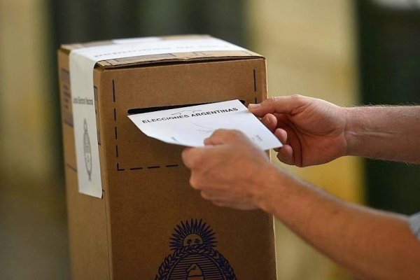 Blanco y Ausente: la dupla electoral que gana fuerza en todo el país