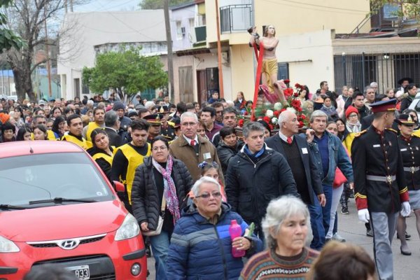 Corrientes: multitudinaria procesión en honor a San Pantaleón