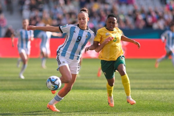 Argentina remontó el partido ante Sudáfrica y logró el tercer punto en los mundiales