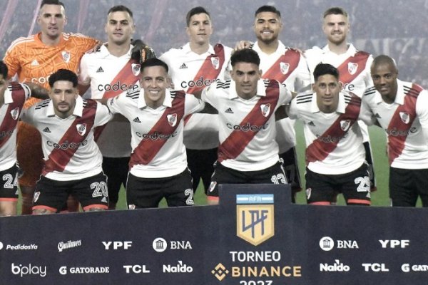 River cierra el campeonato festejando su título en el Monumental, ante Racing