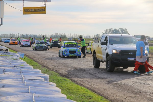 La Fuerza Libre Internacional fue una fiesta multitudinaria en el autódromo César Orué