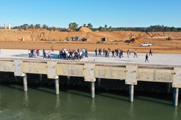 Ponen fecha de culminación a una obra donde el gobernador lleva a los candidatos de JxC