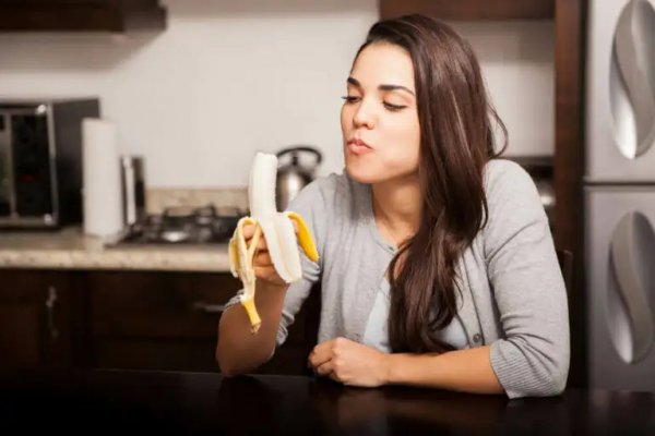 Beneficios de comerse una banana antes de dormir