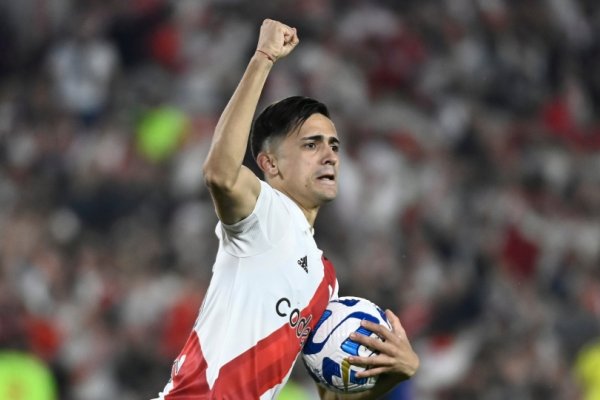 Con Solari como figura, River ganó un partido complicado ante Internacional